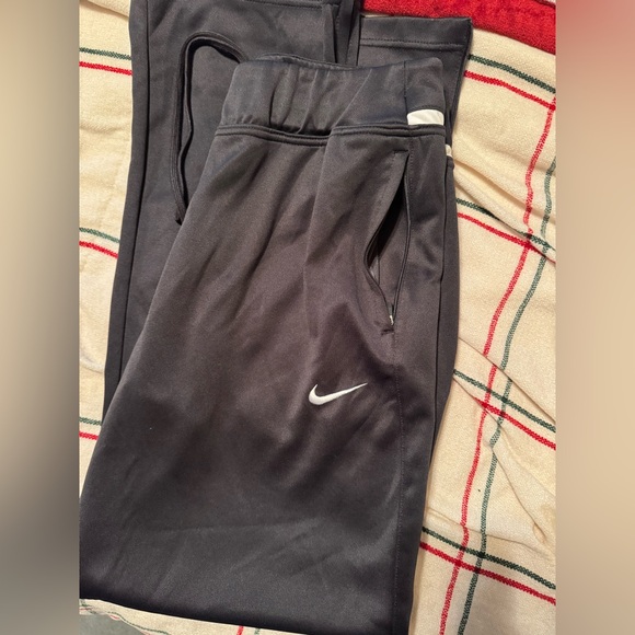Nike charcoal Grey Dri-Fit Sweatpants with Elastic Waistband and Matte Finish - Picture 5 of 5